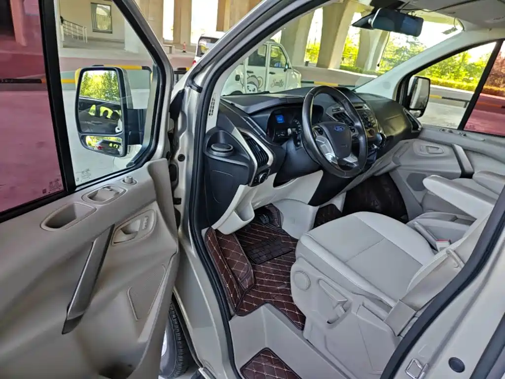 Ford Tourneo — миниатюра 16