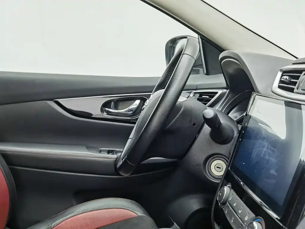Nissan Qashqai — миниатюра 22