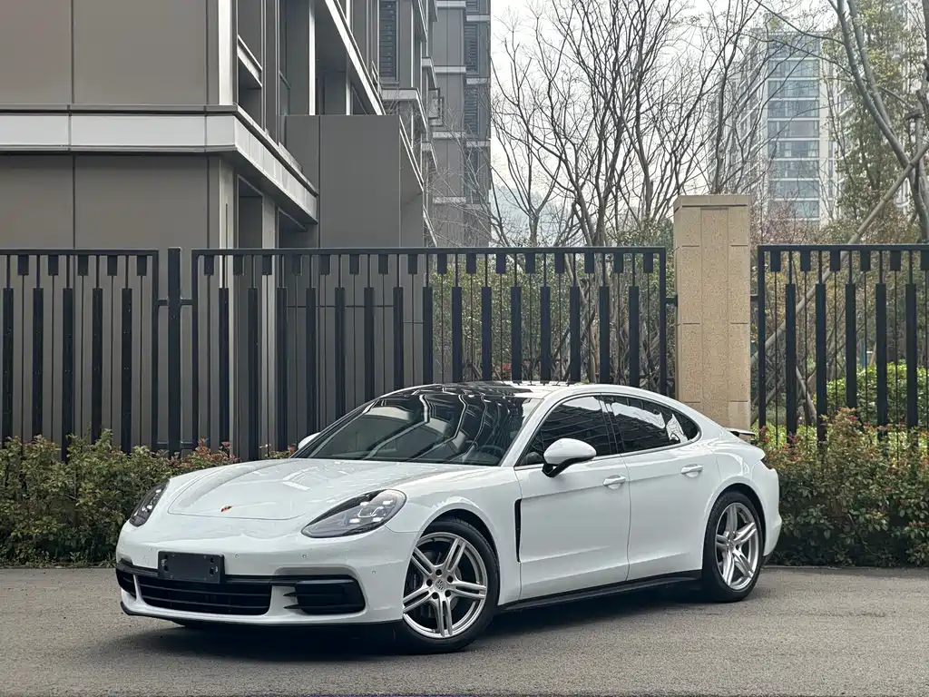 Porsche Panamera 2018