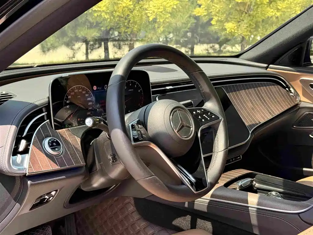 Mercedes-Benz E-Class E 2024 E 300 L Fashion