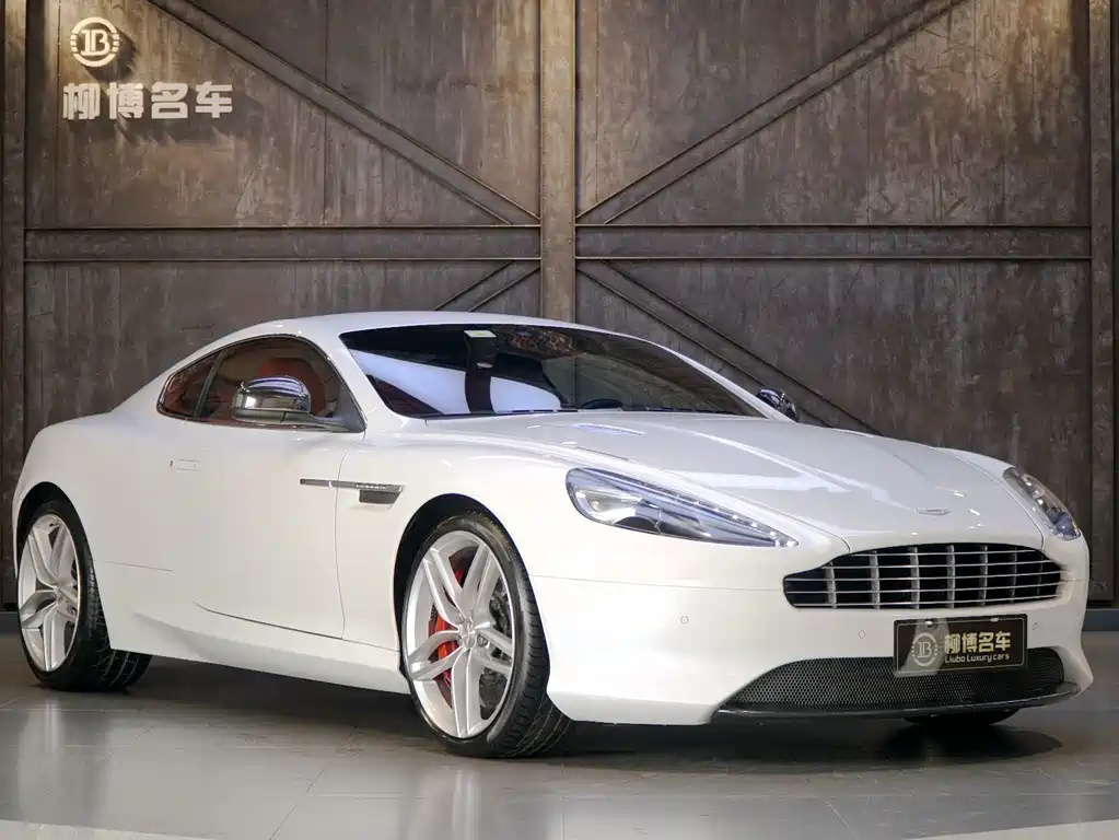 Aston Martin DB9 — миниатюра 16
