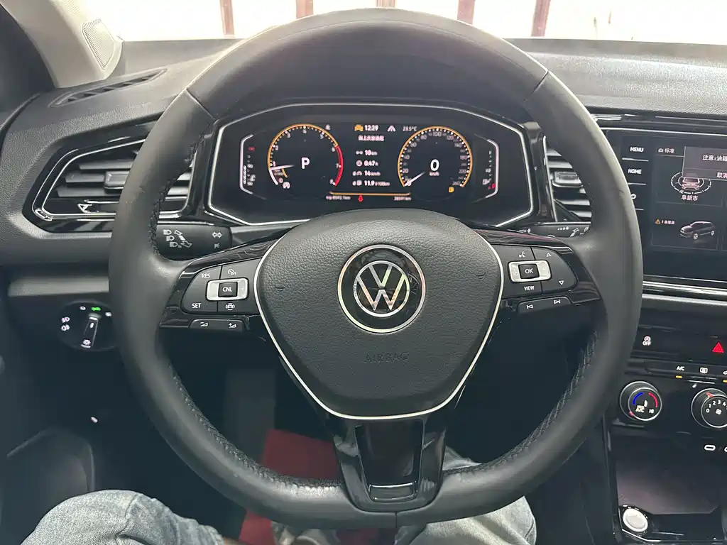 Volkswagen T-Roc — миниатюра 20
