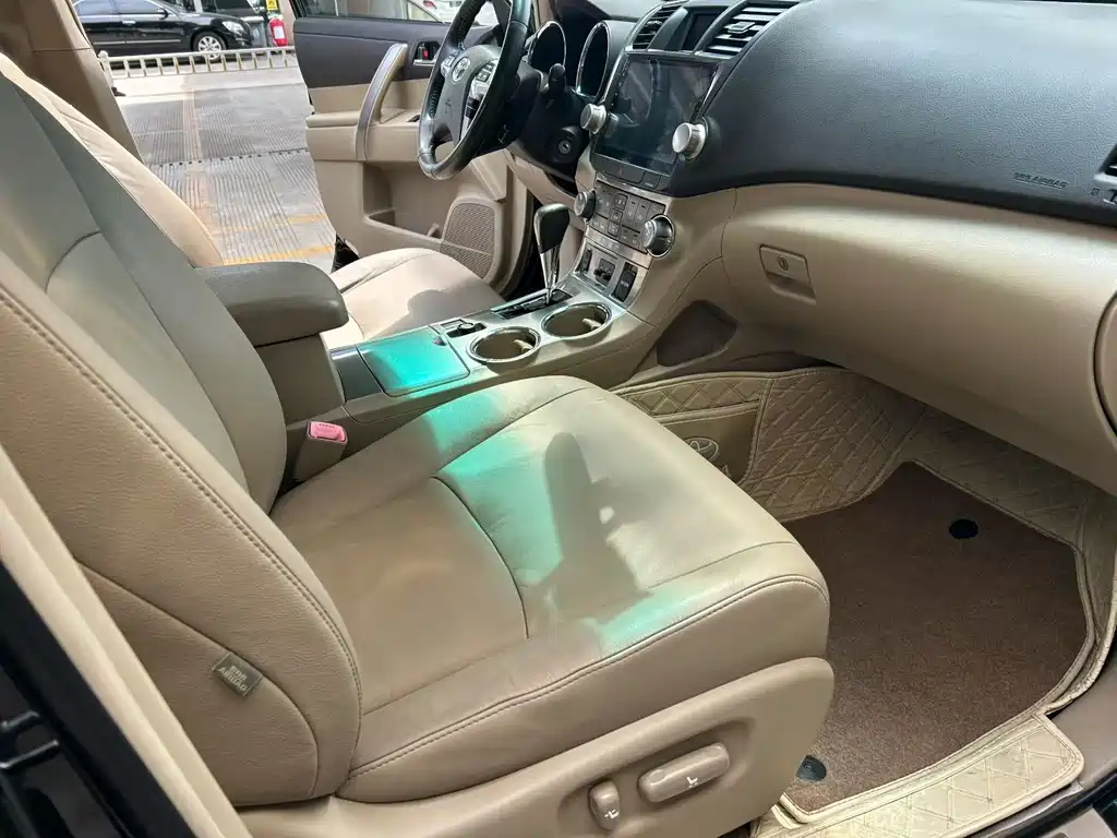 Toyota Highlander — миниатюра 5