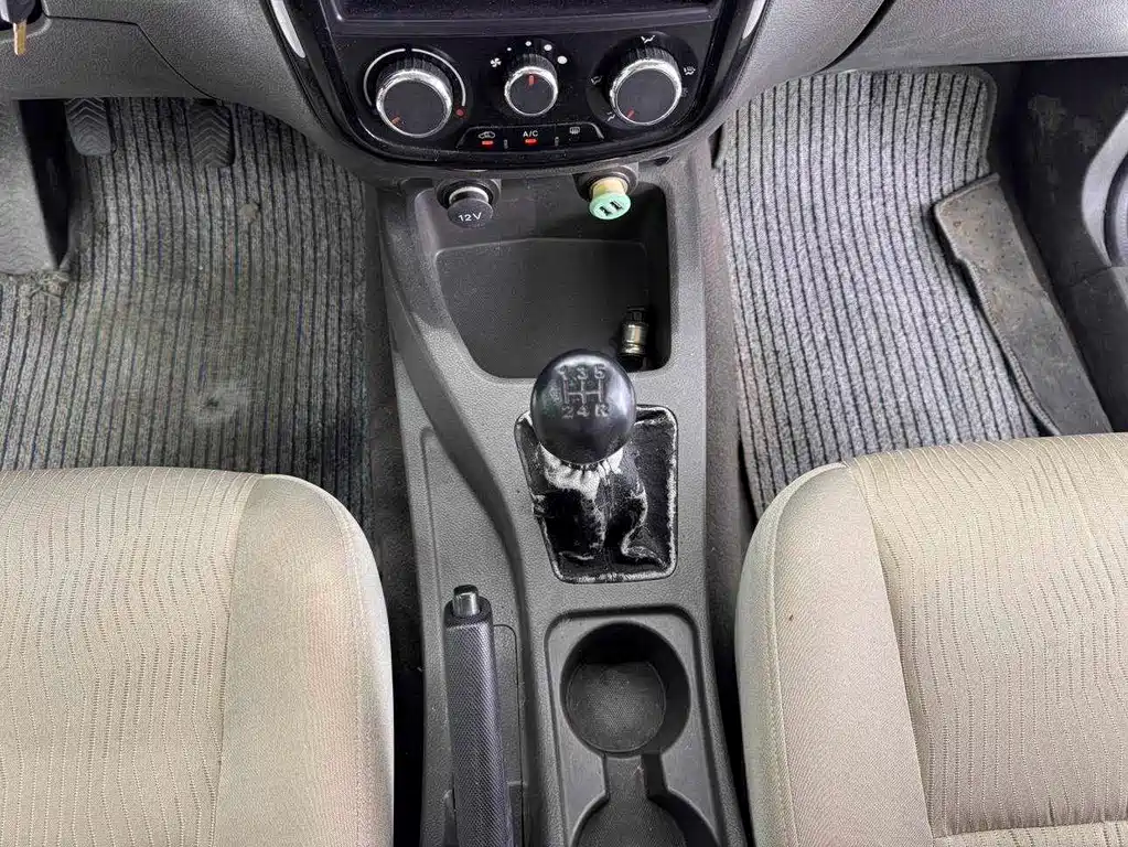Wuling Rongguang V — миниатюра 13