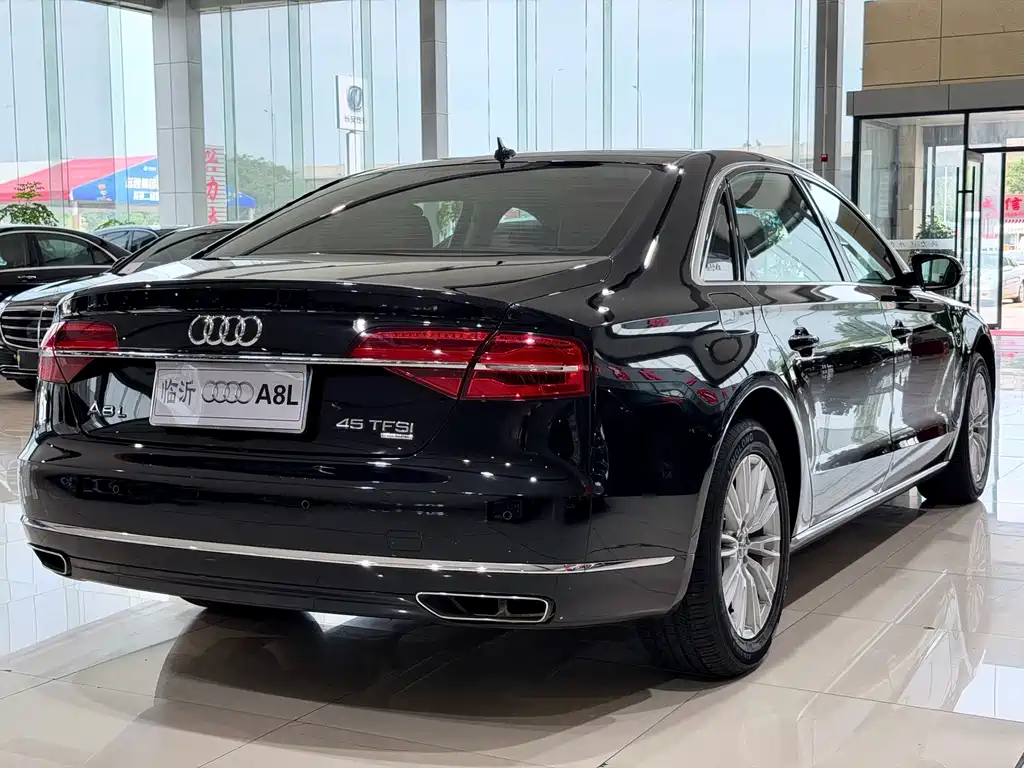 Audi A8 — миниатюра 4