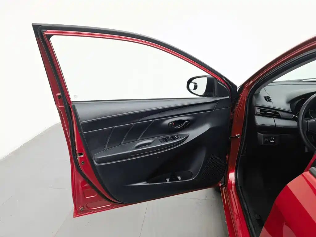 Toyota Vios FS — миниатюра 8