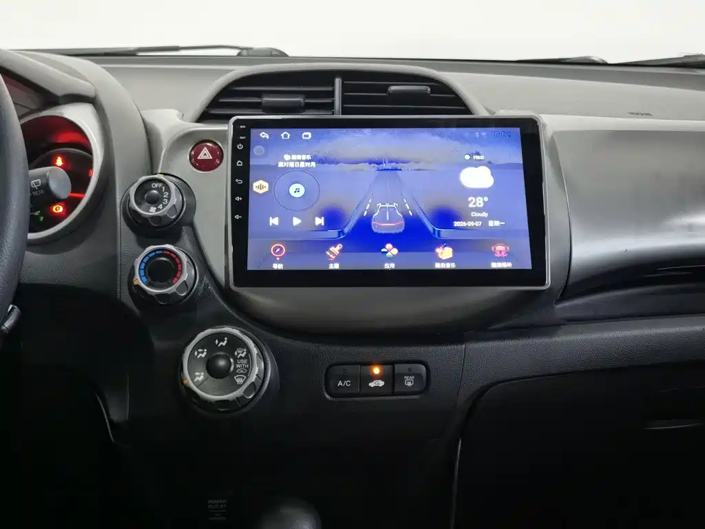 Honda Fit — миниатюра 12