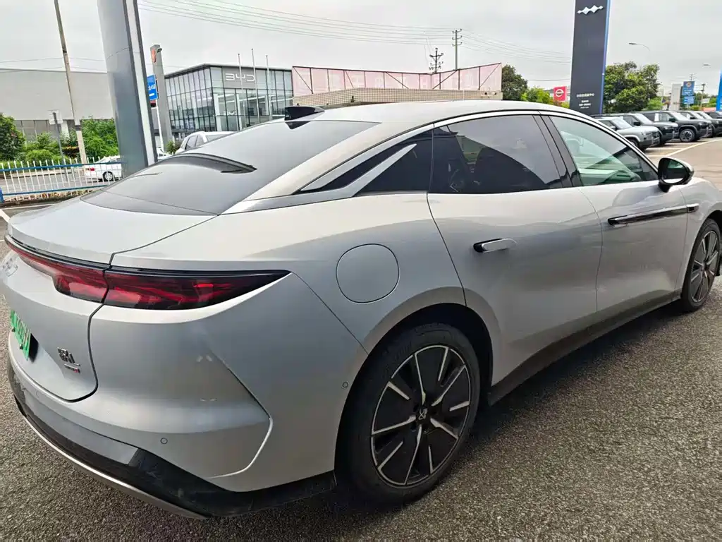 BYD Han L — миниатюра 6