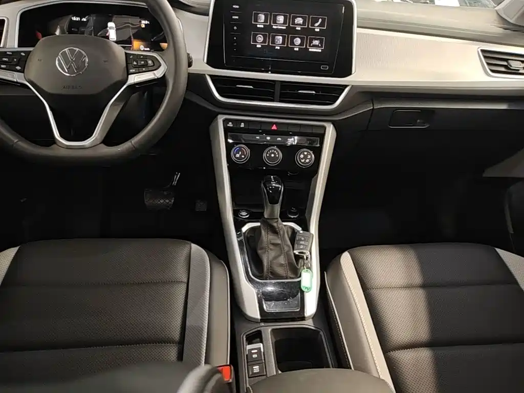 Volkswagen T-Roc — миниатюра 14