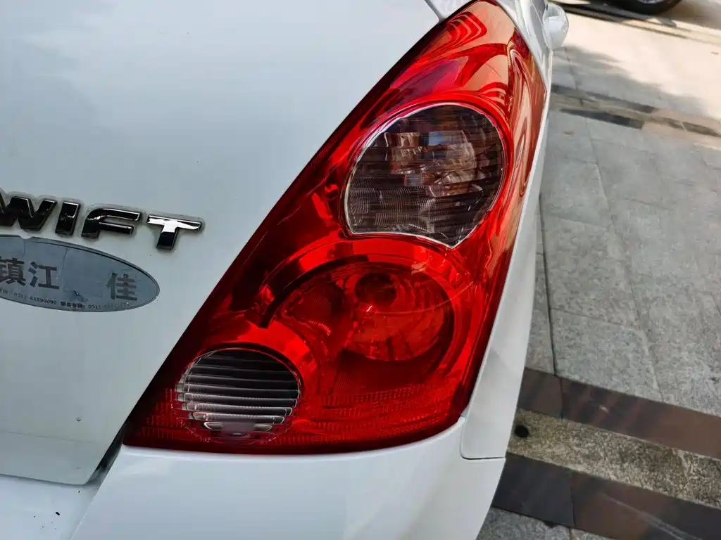 Suzuki Swift — миниатюра 8
