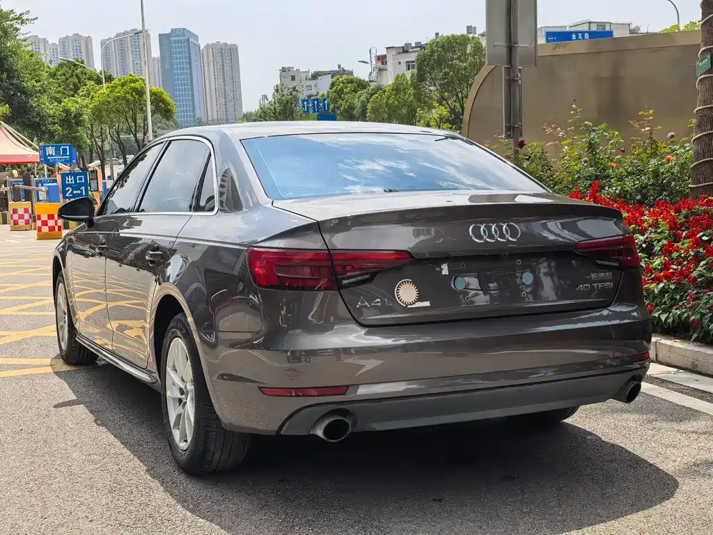 Audi A4L — миниатюра 10