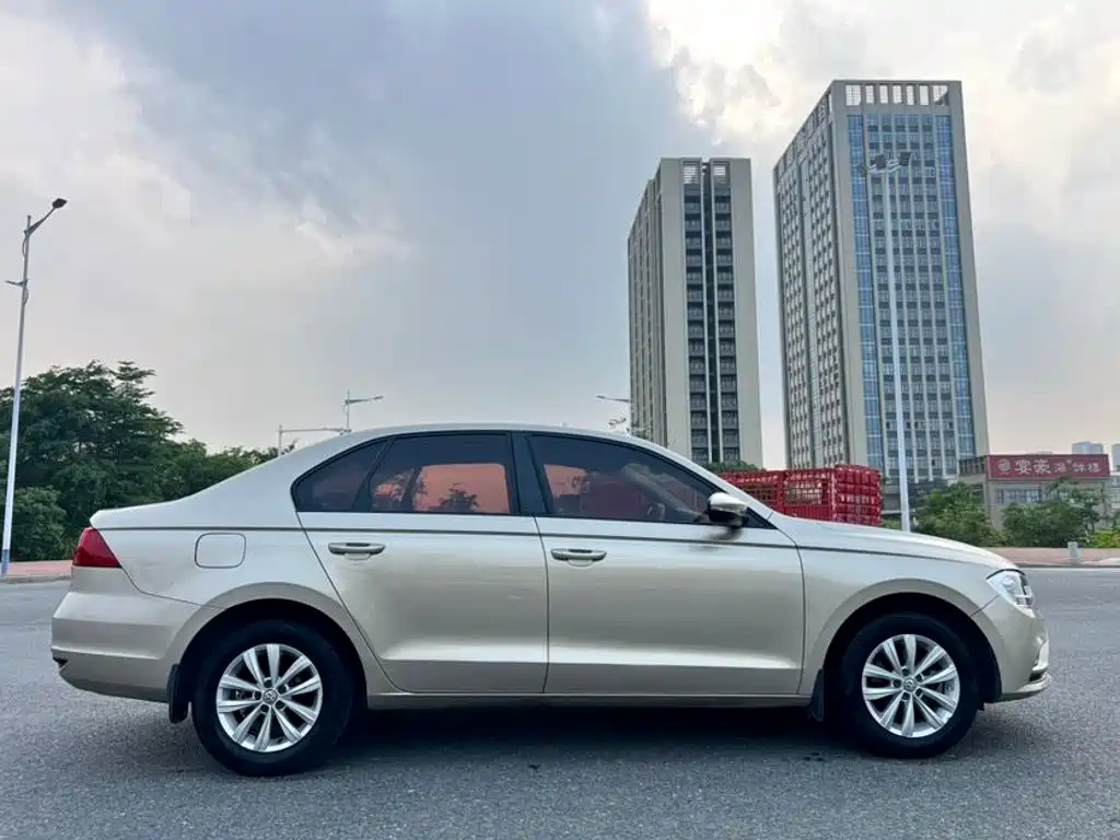 Volkswagen Bora — миниатюра 3