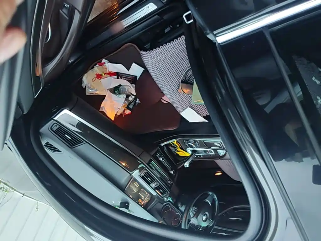 BMW 5 Series — миниатюра 9