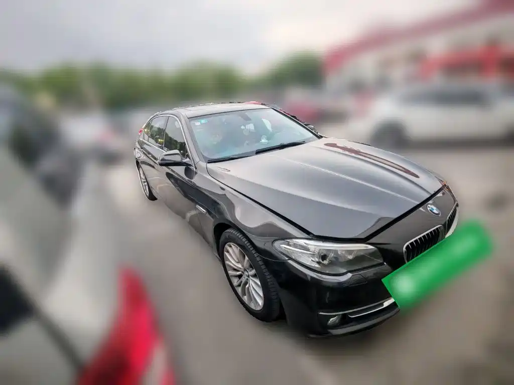 BMW 5 Series — миниатюра 6