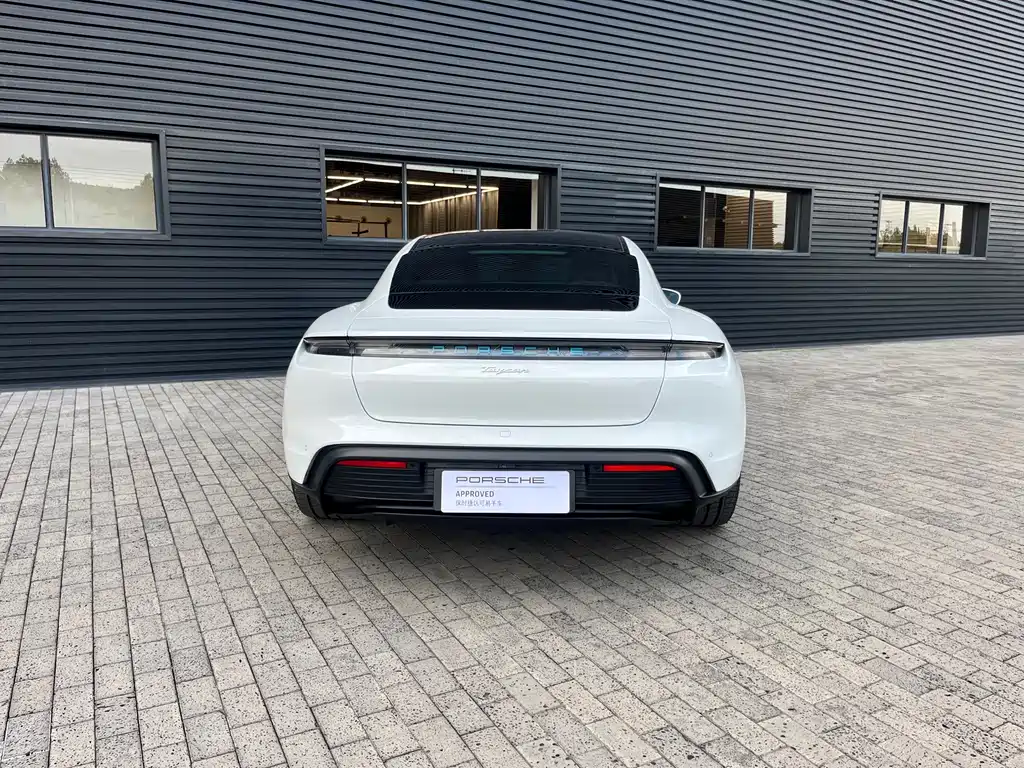 Porsche Taycan — миниатюра 4