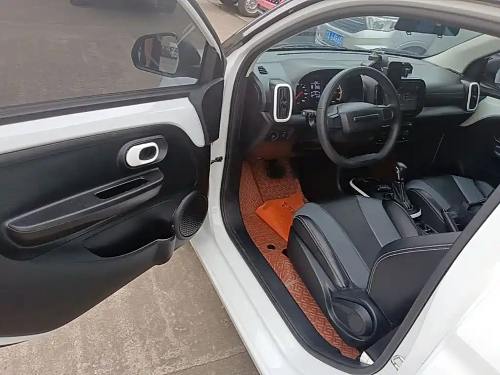 Roewe Clever — миниатюра 16