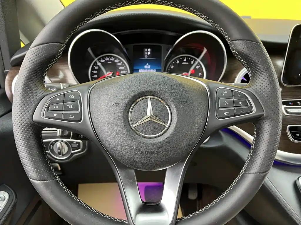 Mercedes-Benz V-Class — миниатюра 18