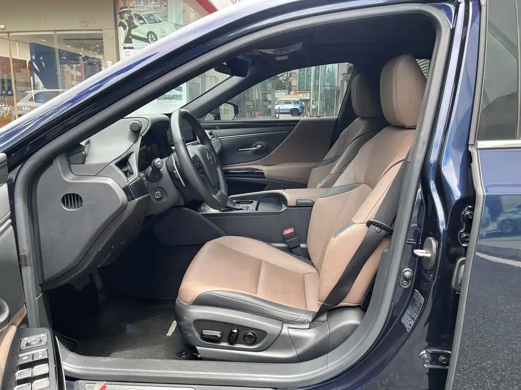 Lexus ES — миниатюра 4