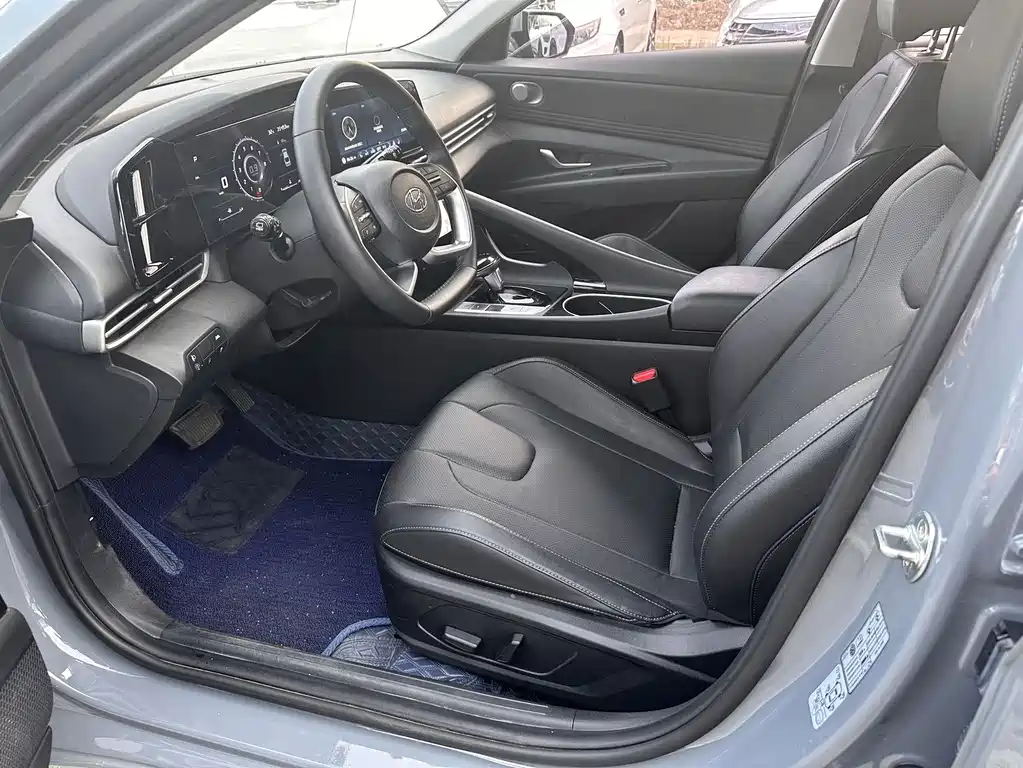 Hyundai Elantra — миниатюра 10