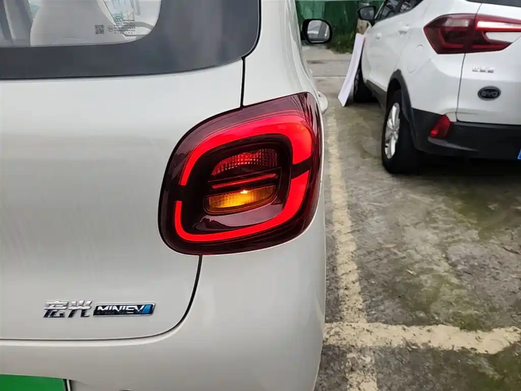 Wuling Mini EV MINIEV 2025 Premium +