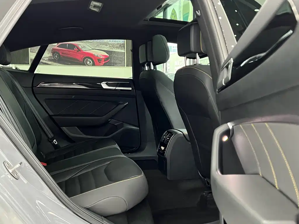 Volkswagen CC — миниатюра 8