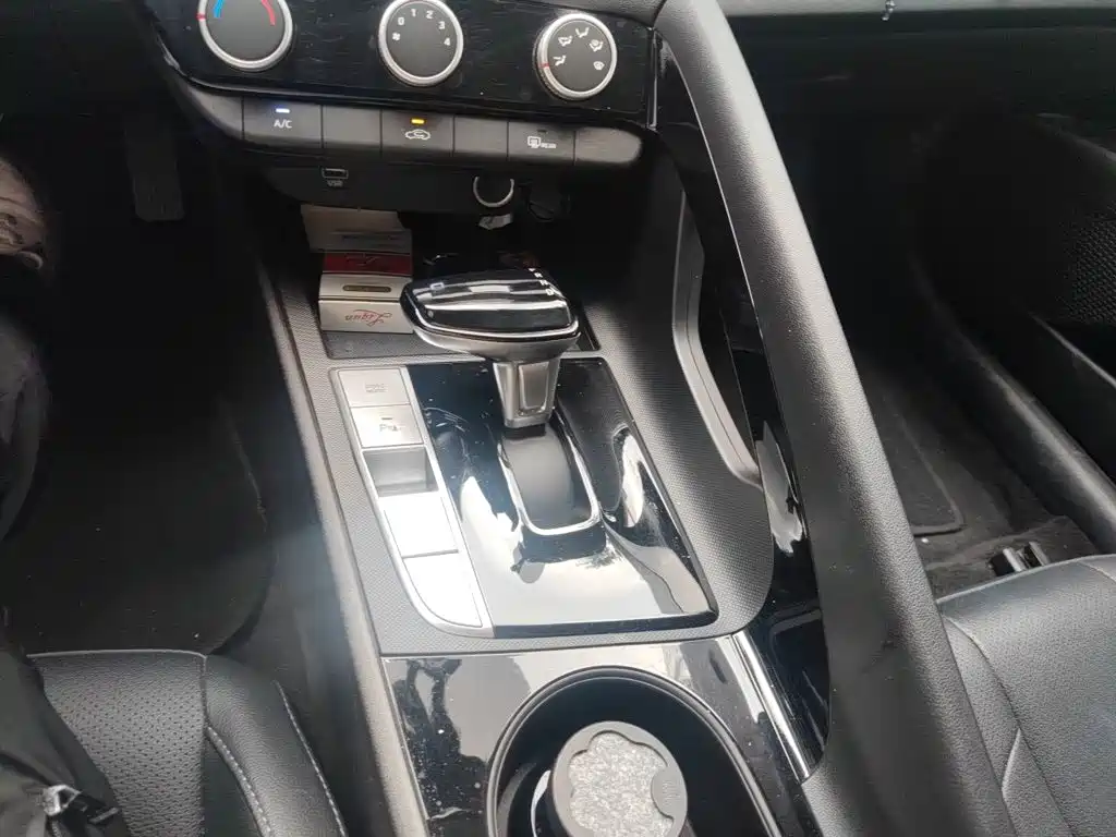 Hyundai Elantra — миниатюра 7