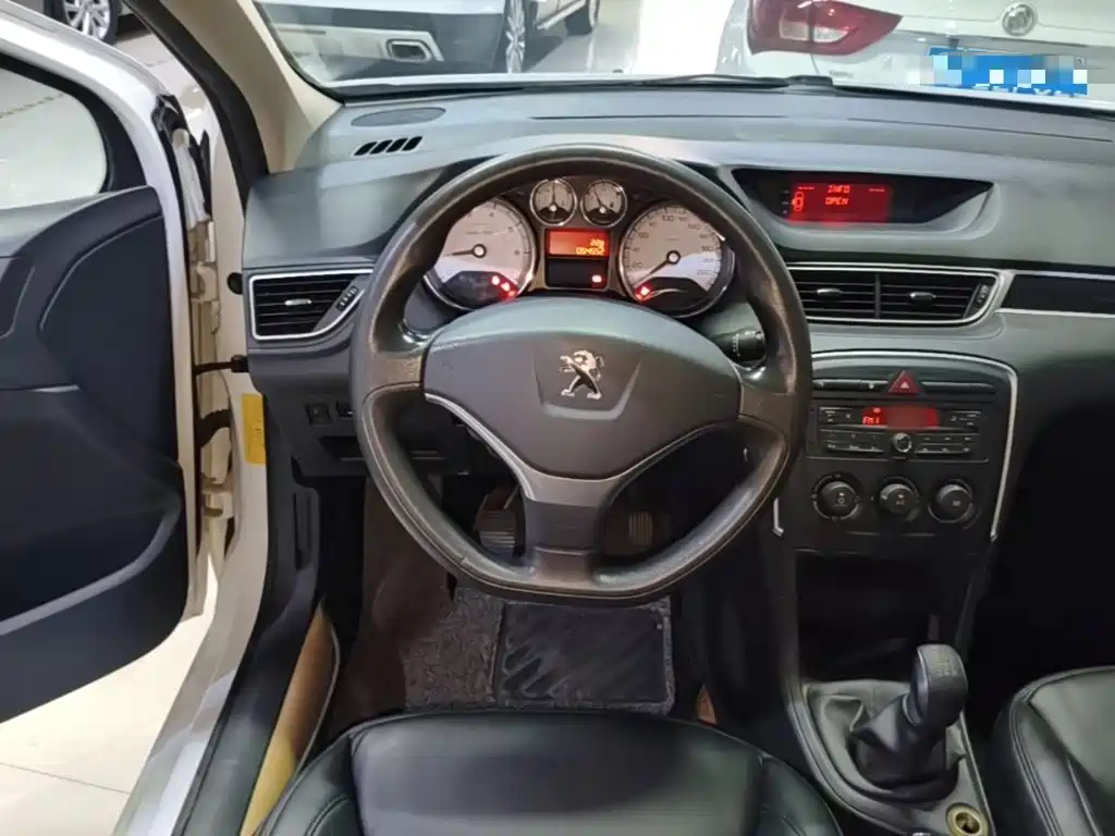 Peugeot 308 — миниатюра 11