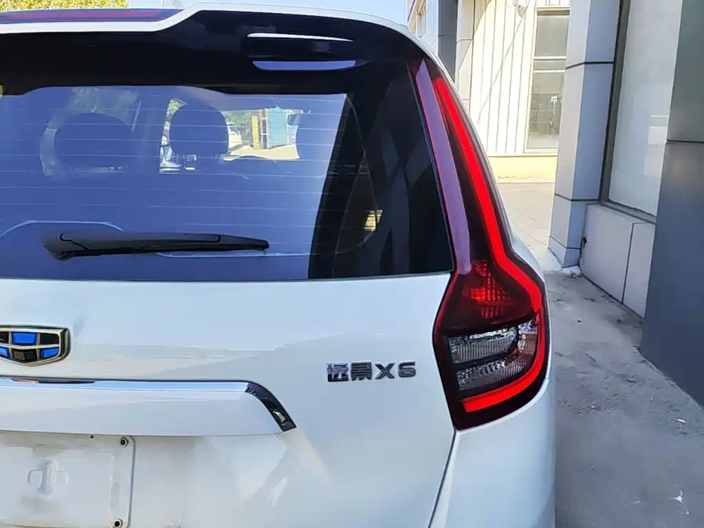 Geely Vision X6 — миниатюра 8