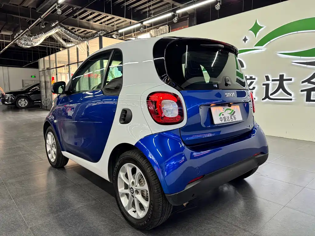 smart Smart Fortwo — миниатюра 4