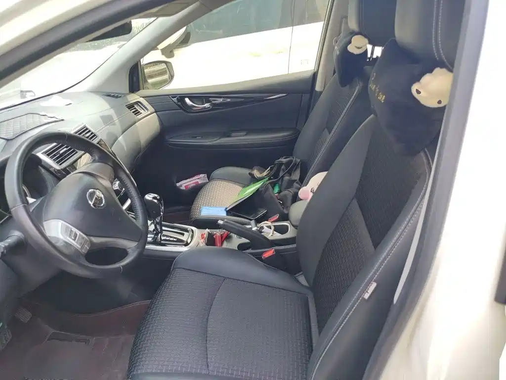 Nissan Tiida — миниатюра 11