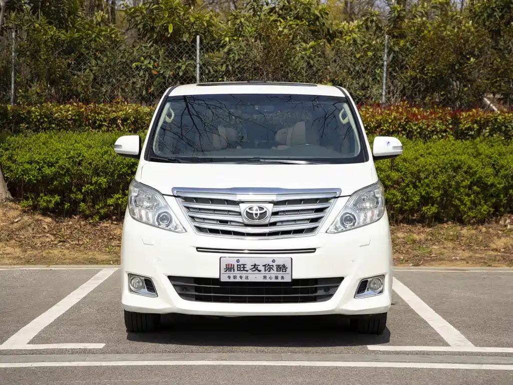 Toyota Alphard — миниатюра 2