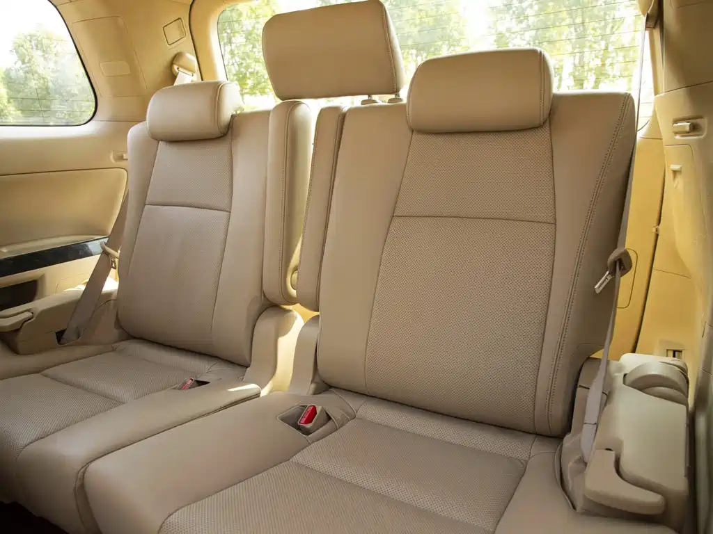 Toyota Alphard — миниатюра 13