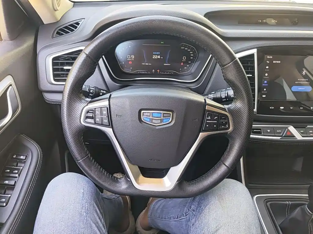 Geely Vision X6 — миниатюра 11