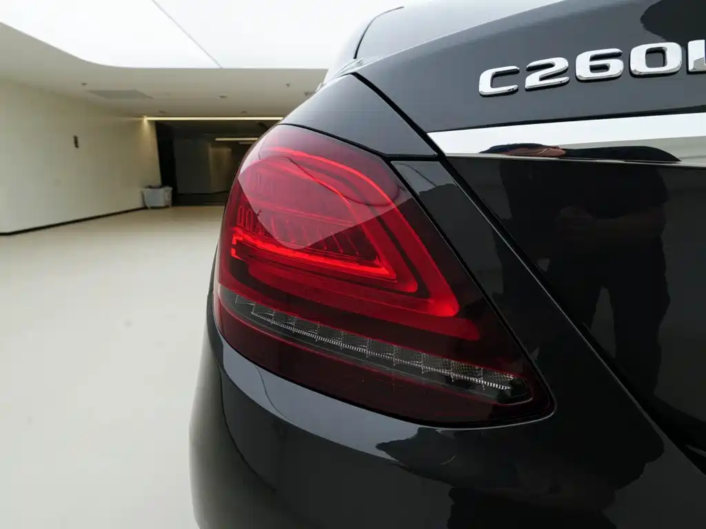 Mercedes-Benz C-Class — миниатюра 9