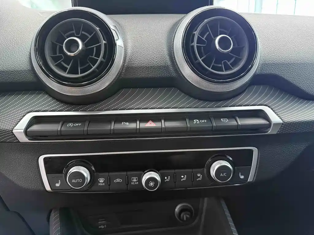 Audi Q2L — миниатюра 13