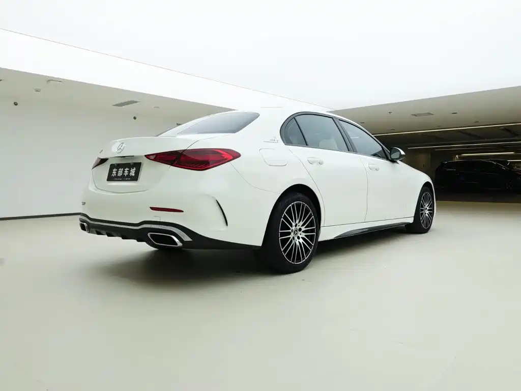 Mercedes-Benz C-Class — миниатюра 6
