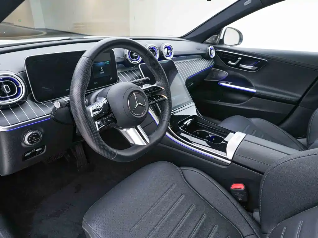 Mercedes-Benz C-Class — миниатюра 12