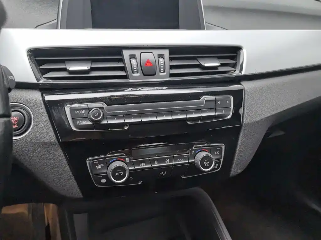 BMW X1 — миниатюра 12