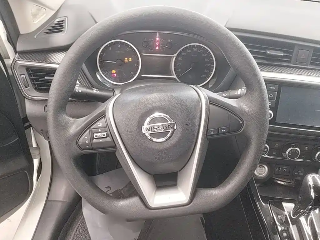 Nissan Bluebird — миниатюра 11