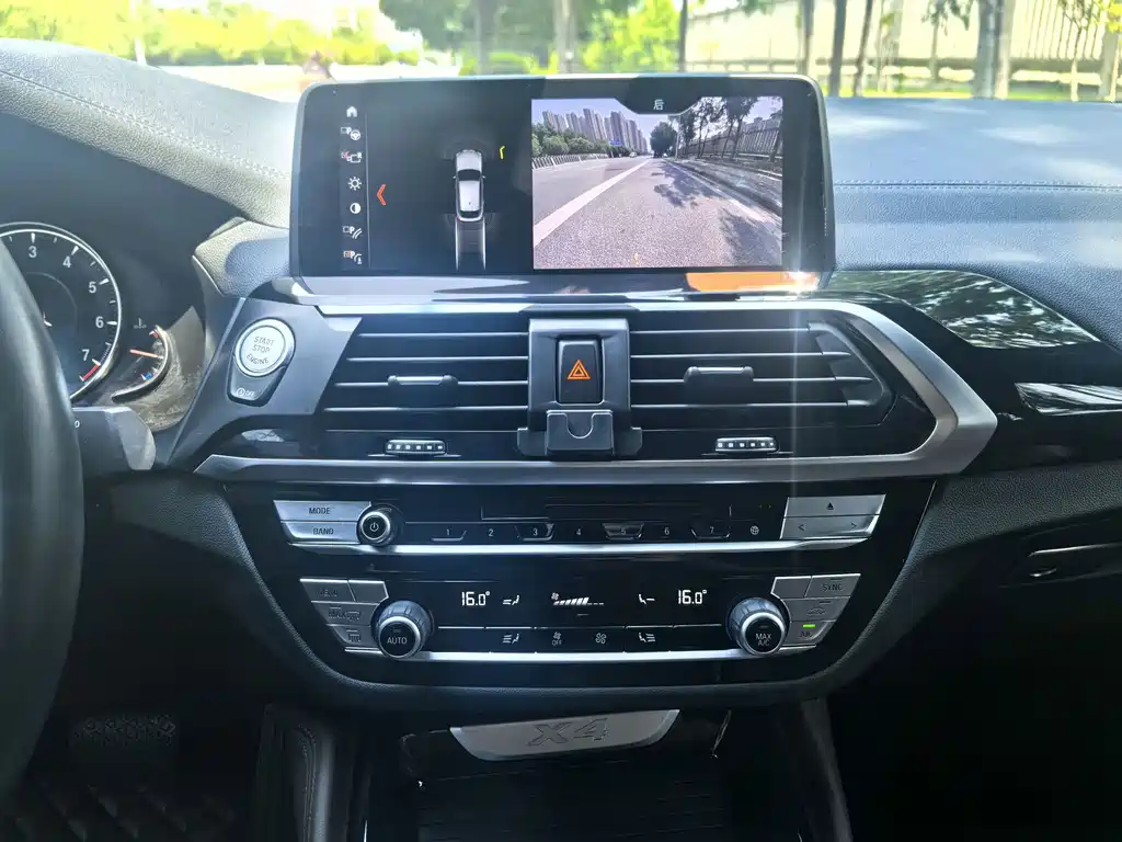 BMW X4 — миниатюра 13