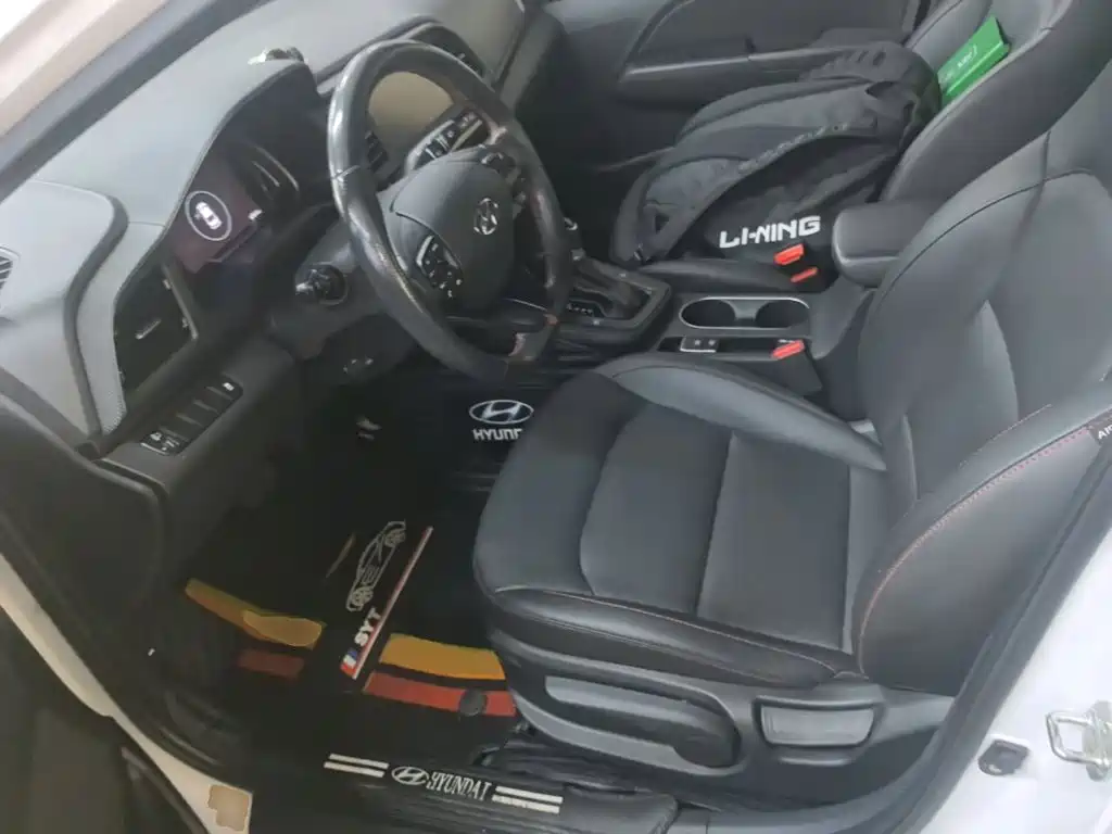 Hyundai Elantra — миниатюра 15