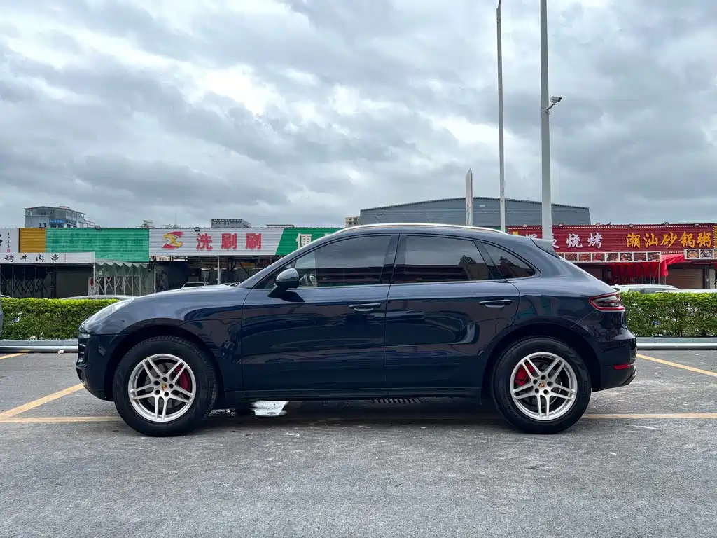Porsche Macan — миниатюра 8