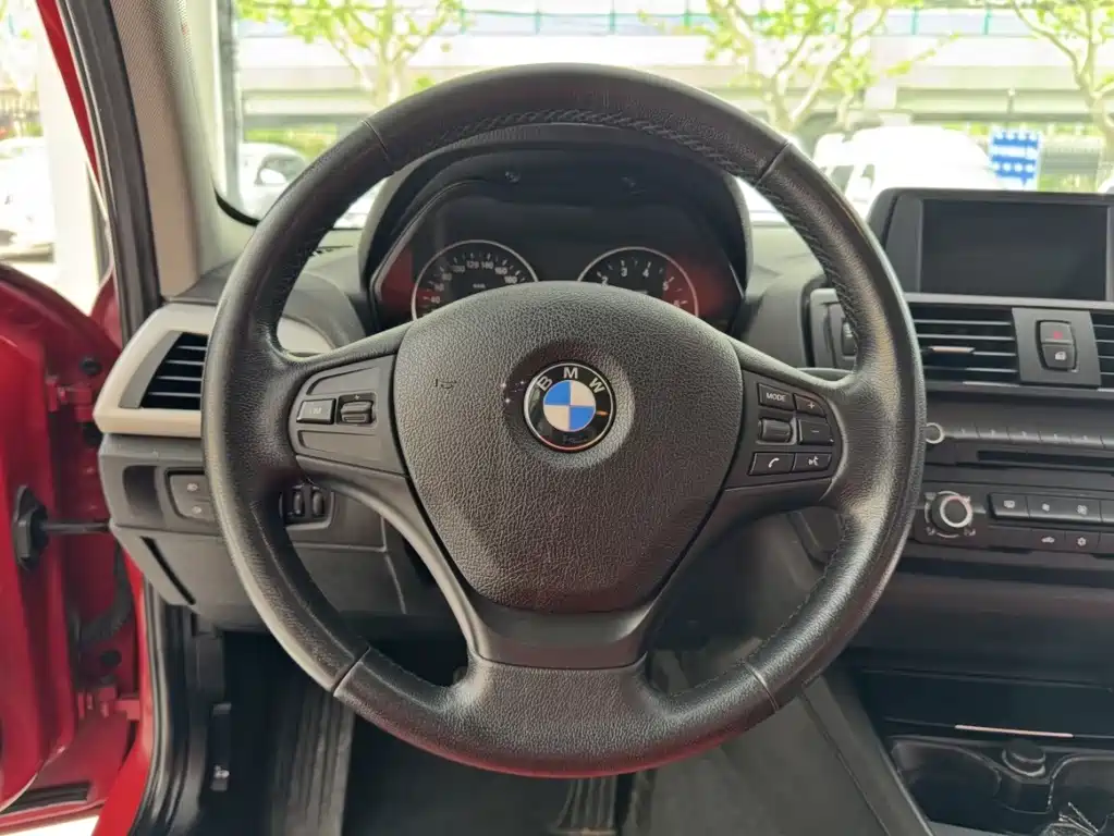 BMW 1 Series (Import) — миниатюра 8