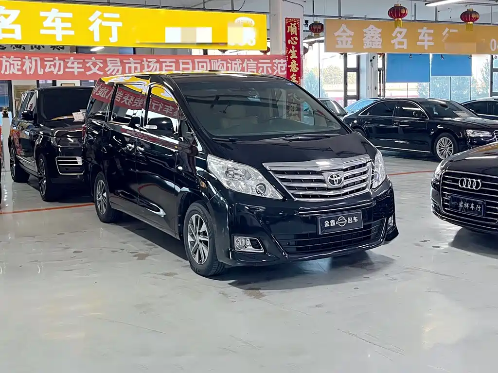 Toyota Alphard — миниатюра 3