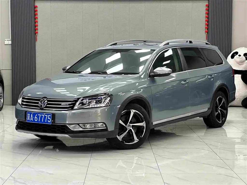 Volkswagen Magotan (Import) 2013