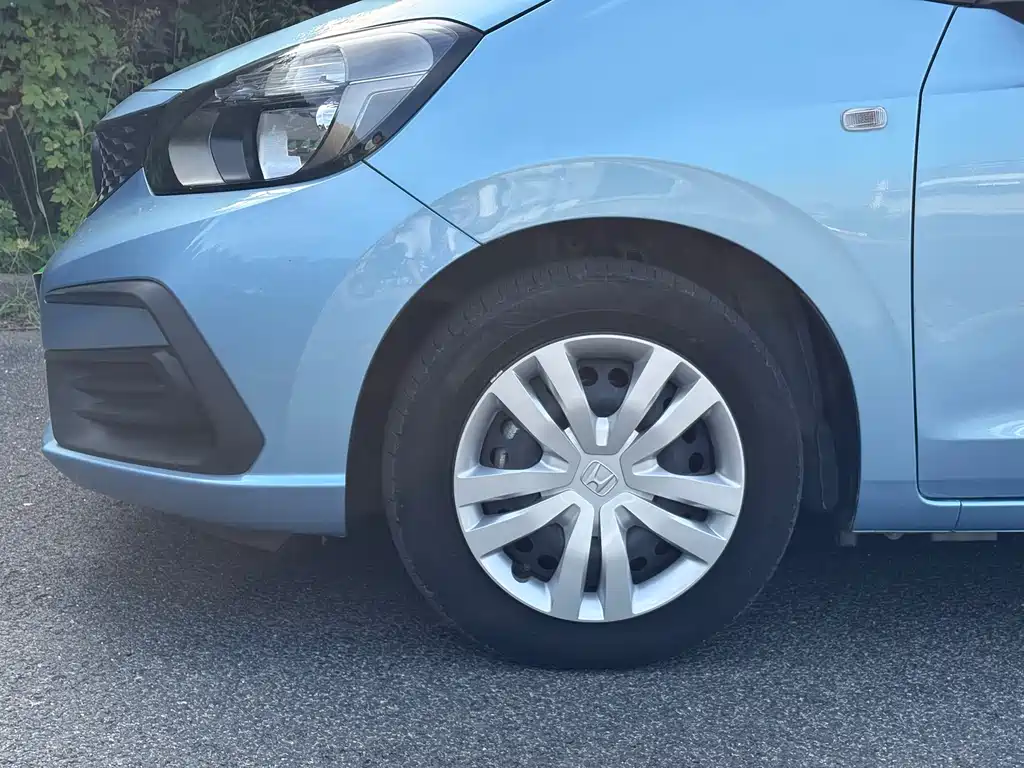 Honda Fit — миниатюра 6