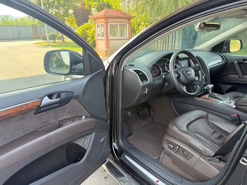 Audi Q7 — миниатюра 8