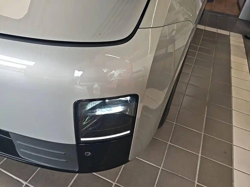 Li Auto Li MEGA — миниатюра 24