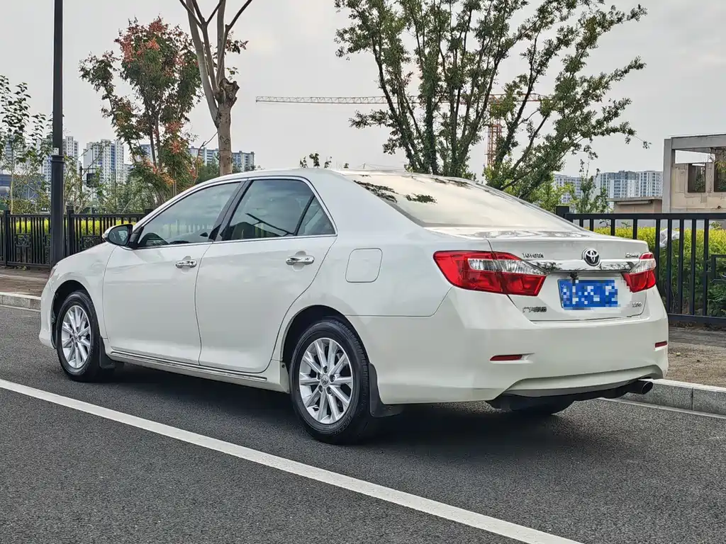 Toyota Camry — миниатюра 7