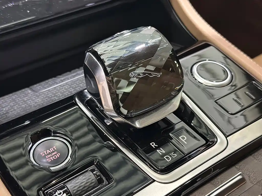 Jaguar XFL — миниатюра 18